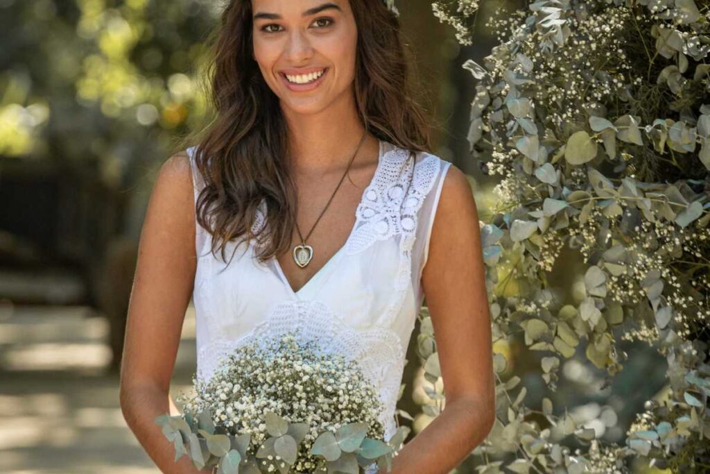 Mariana (Theresa Fonseca) getting married in Renascer