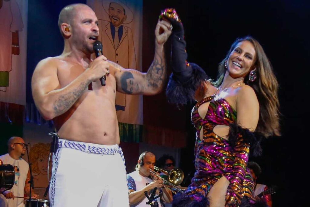 Diogo Nogueira e Paolla Oliveira dançando no baile de 45 anos do Clube do Samba